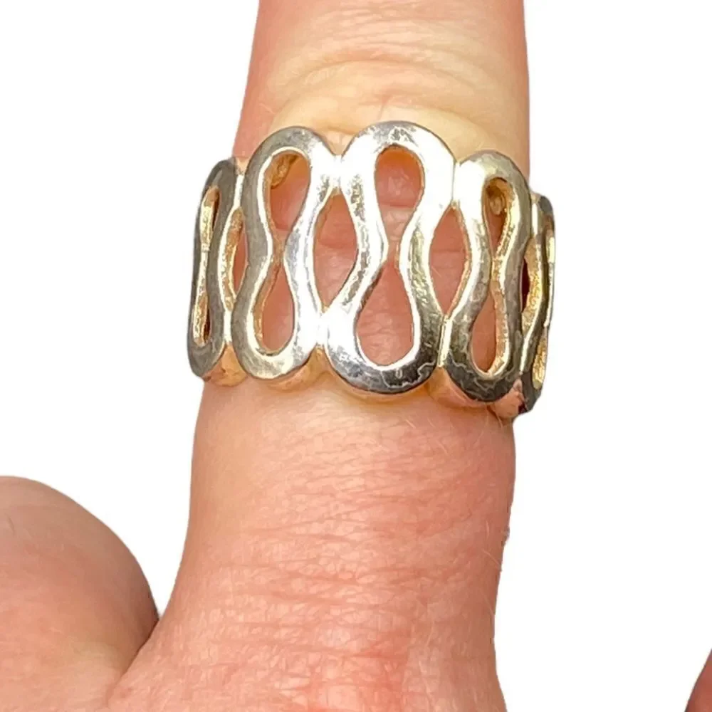 Sterling silver 925 FAS marked swirl ring significant in size see pic for size